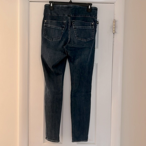 Rock & Republic Skinny Legging Jean - Picture 4 of 4